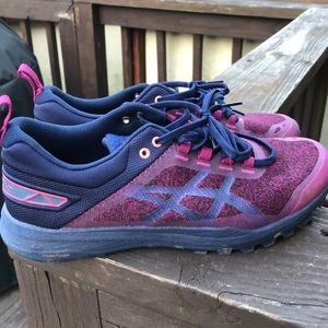 ASICS Gecko Size 9 - Gently Worn